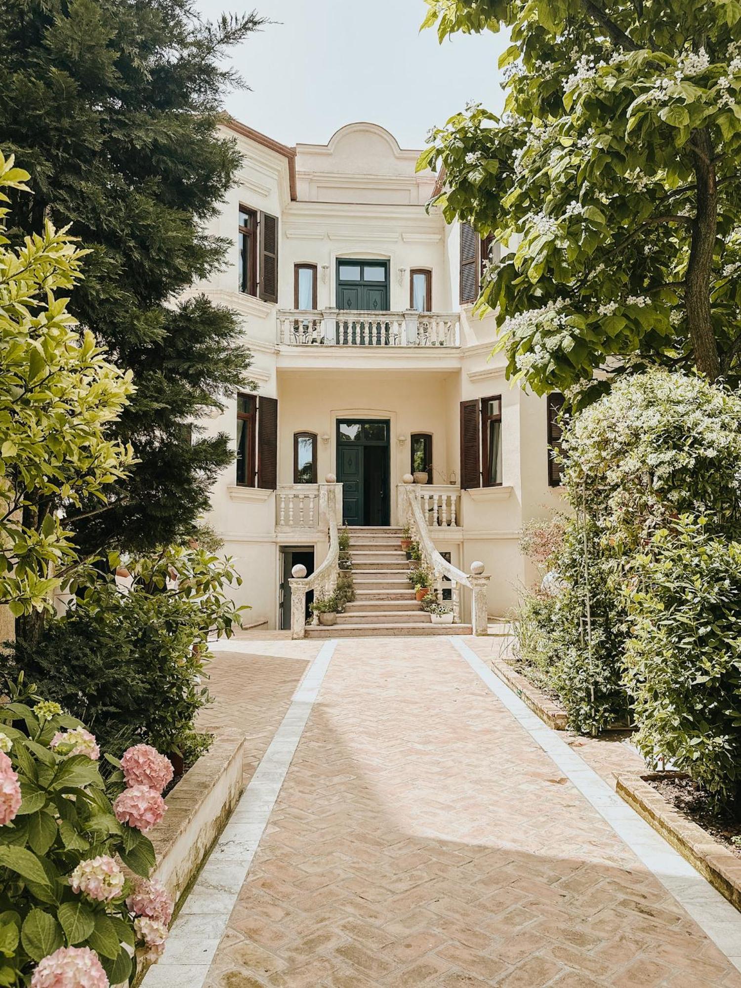 Seven Cafe & Hotel Pogradec Kültér fotó