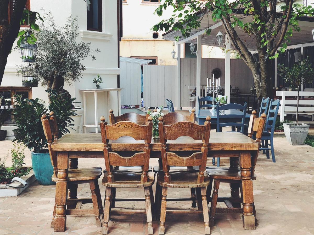 Seven Cafe & Hotel Pogradec Kültér fotó