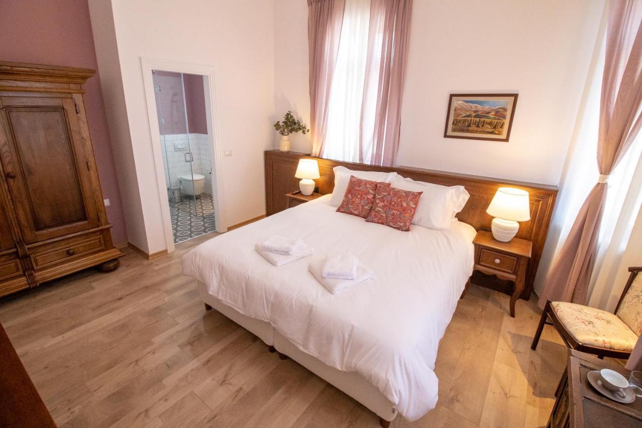 Seven Cafe & Hotel Pogradec Kültér fotó