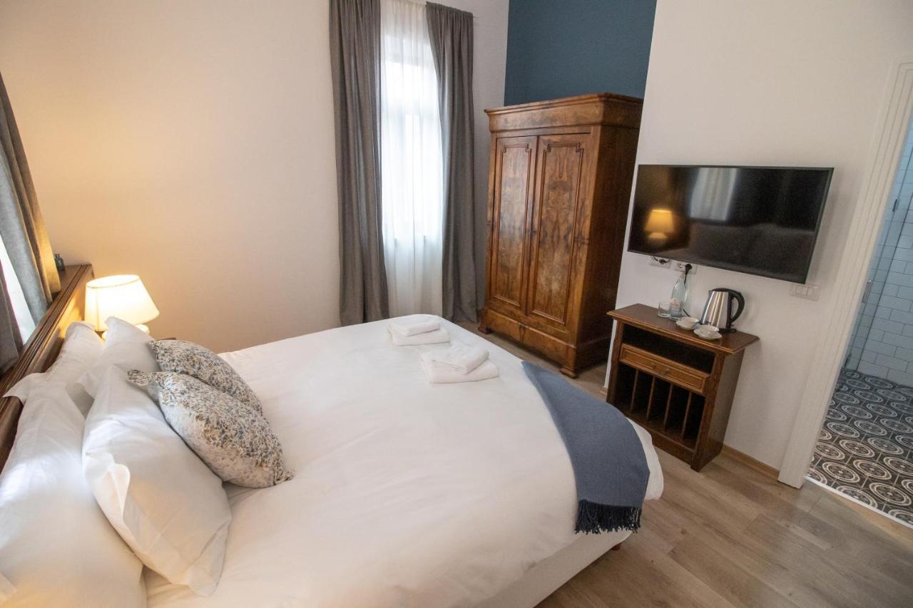 Seven Cafe & Hotel Pogradec Kültér fotó