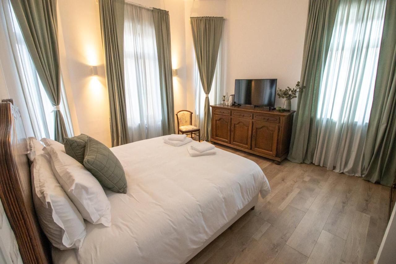 Seven Cafe & Hotel Pogradec Kültér fotó
